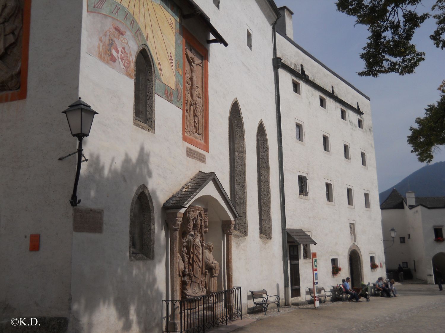 Burgkapelle auf Hohensalzburg mit neuer Sonnenuhr