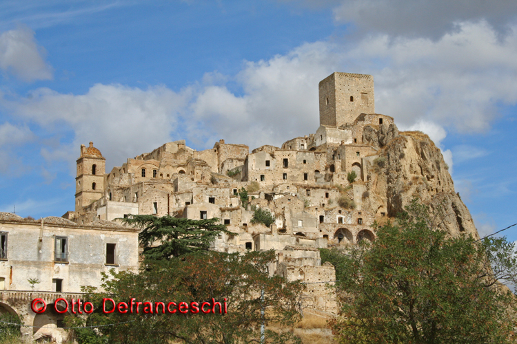 Craco (Geisterstadt in der Provinz Matera/Basilicata/Italien).