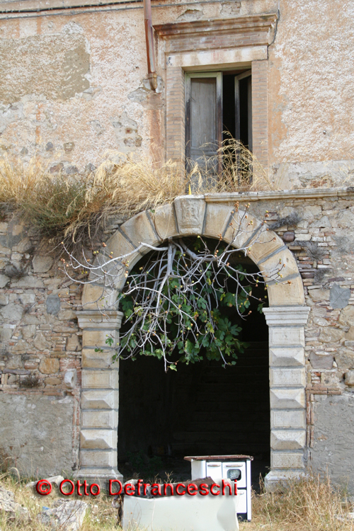 Craco (Geisterstadt in der Provinz Matera/Basilicata/Italien).