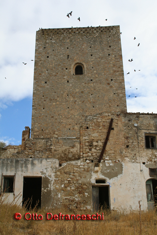 Craco (Geisterstadt in der Provinz Matera/Basilicata/Italien).