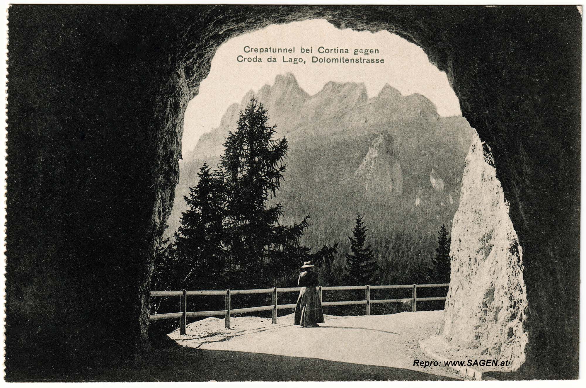 Crepatunnel bei Cortina gegen Croda da Lago, Dolomitenstraße