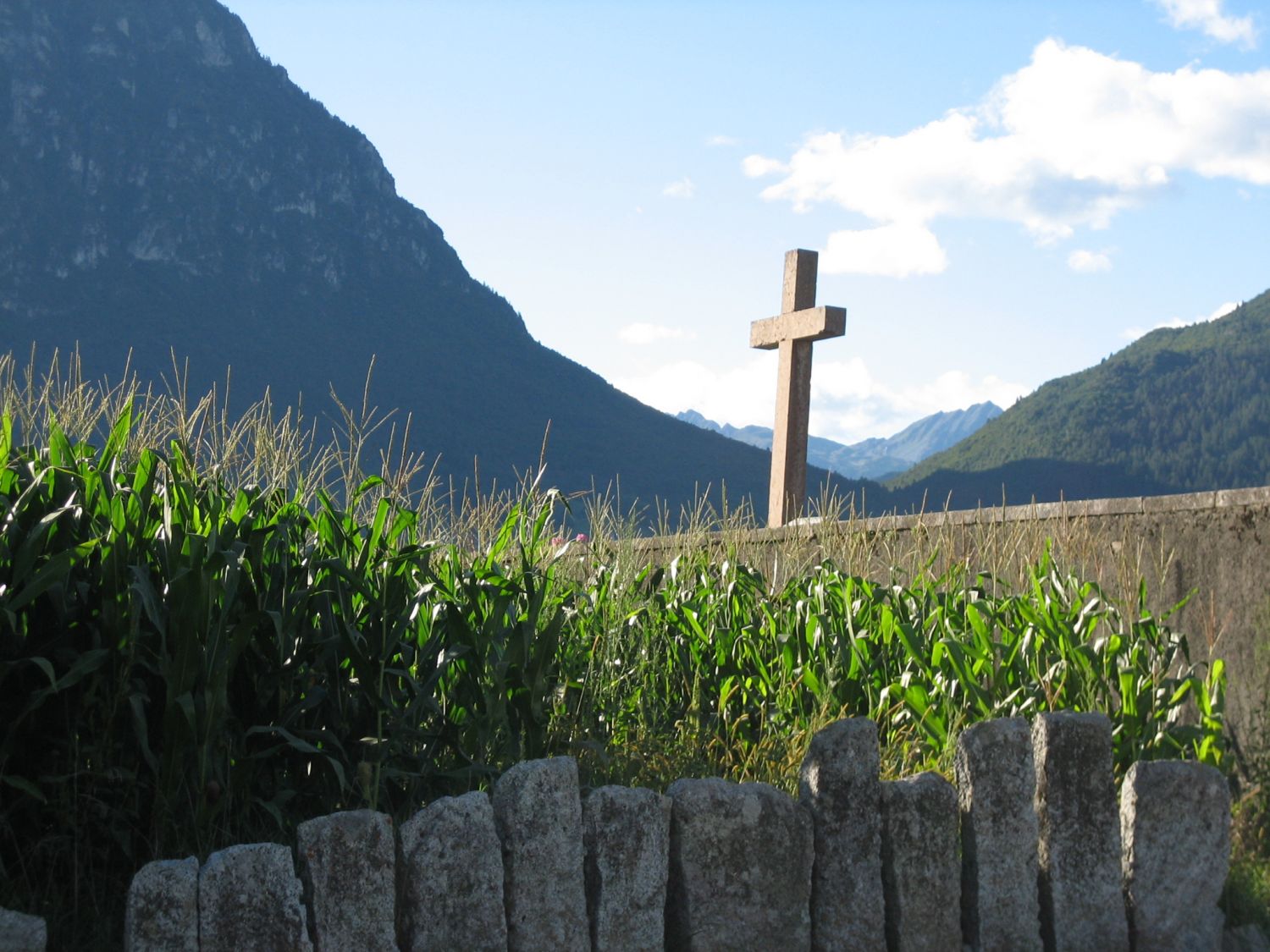 Das Friedhofskreuz von Fiavè