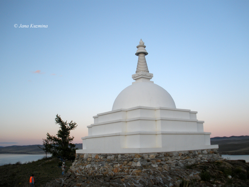 der buddhistische Stupa der Verklärung auf Insel Ogoj