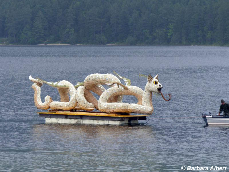 Der Drache der bedingungslosen Liebe - Narzissenfest Bad Aussee