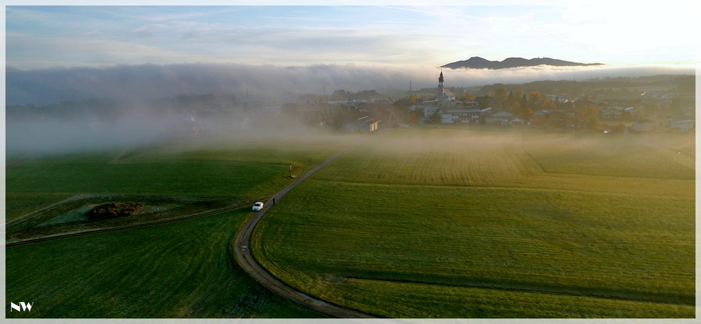 Der Nebel hat den Ort erreicht.