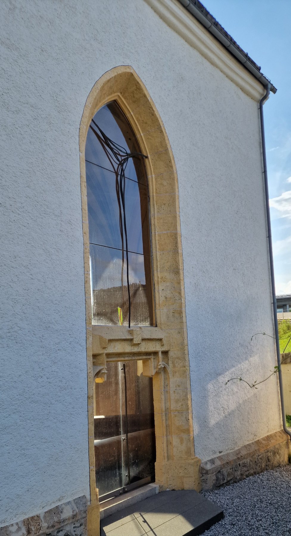 Detail an den 3 Fenstern der Heiligen Geist Kapelle