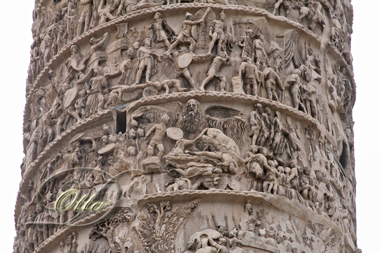 Detail der Marc Aurel-Säule in Rom - Regenwunder