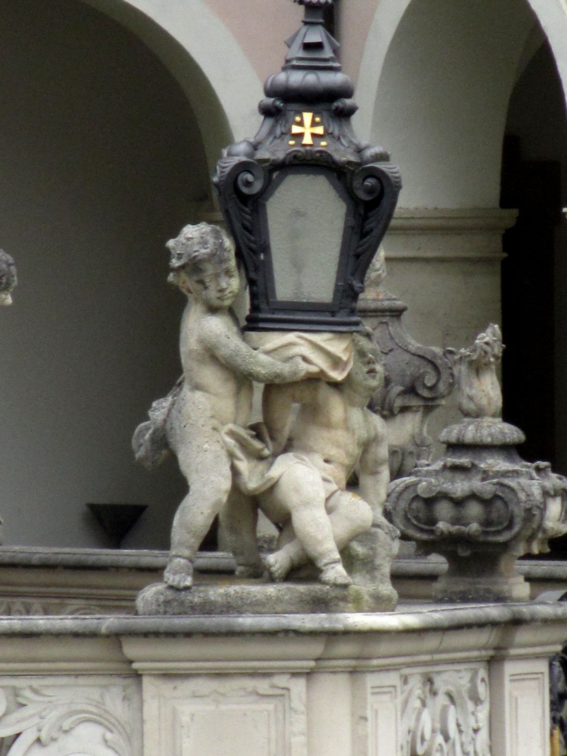 Detail Dreifaltigkeitssäule, Stift Heiligenkreuz