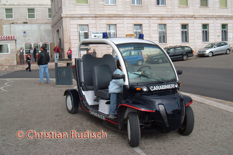 Dienstauto der Carabinieri in San Giovanni Rotondo