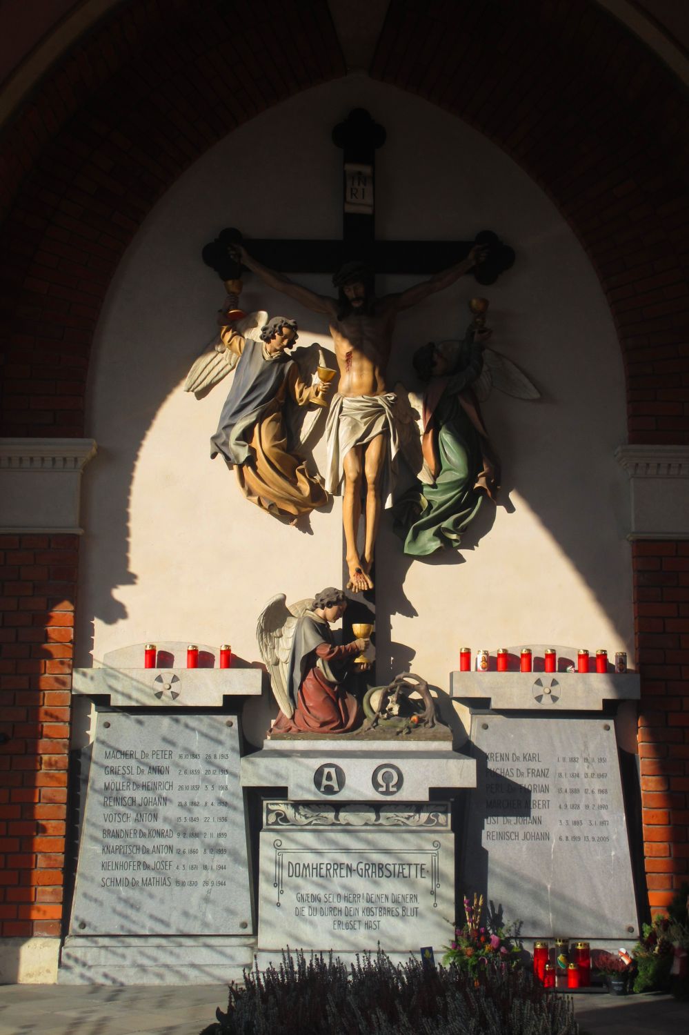 Domherren-Grabstätte, Zentralfriedhof Graz