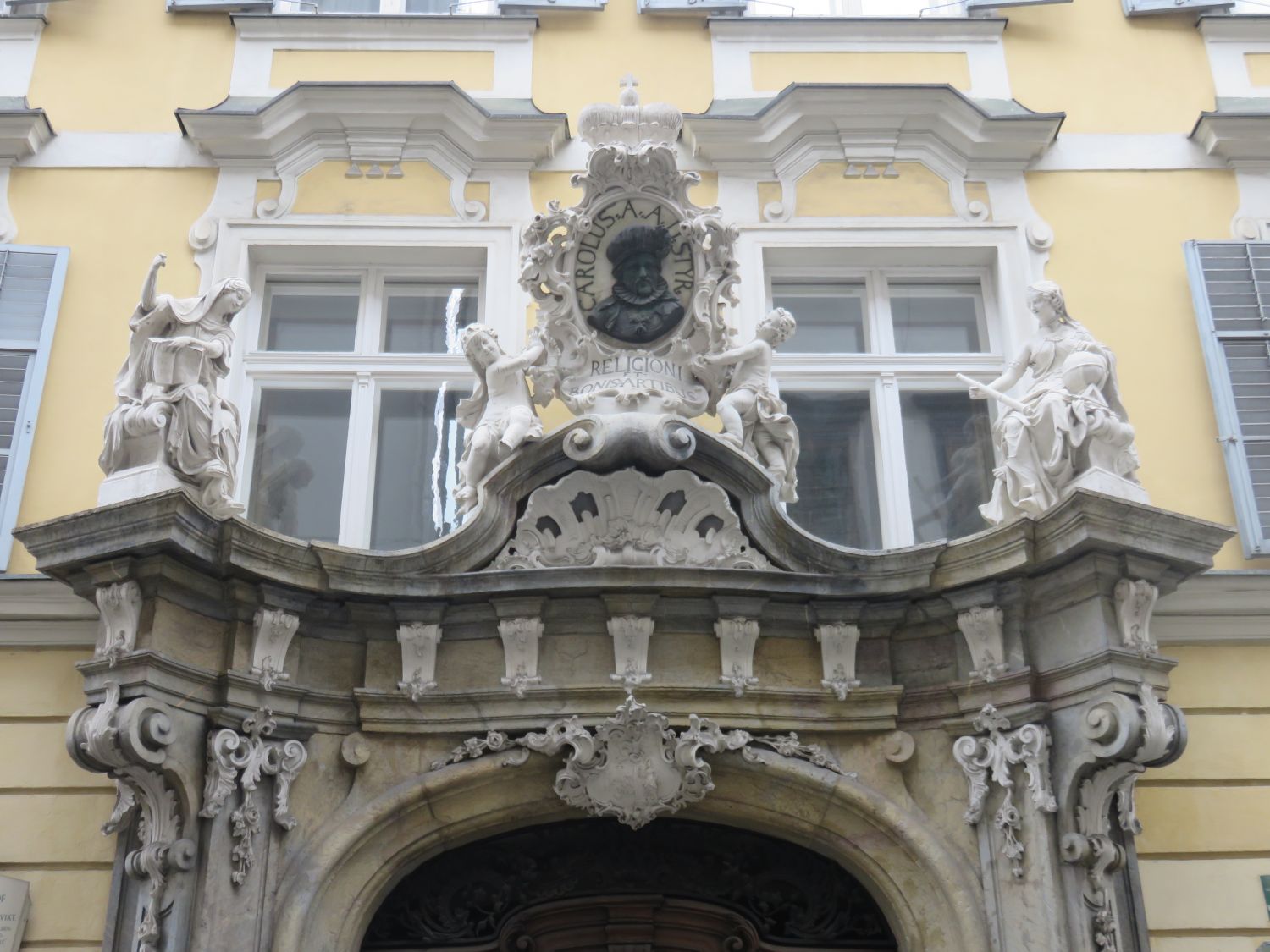 Domherrenhof Graz Portal