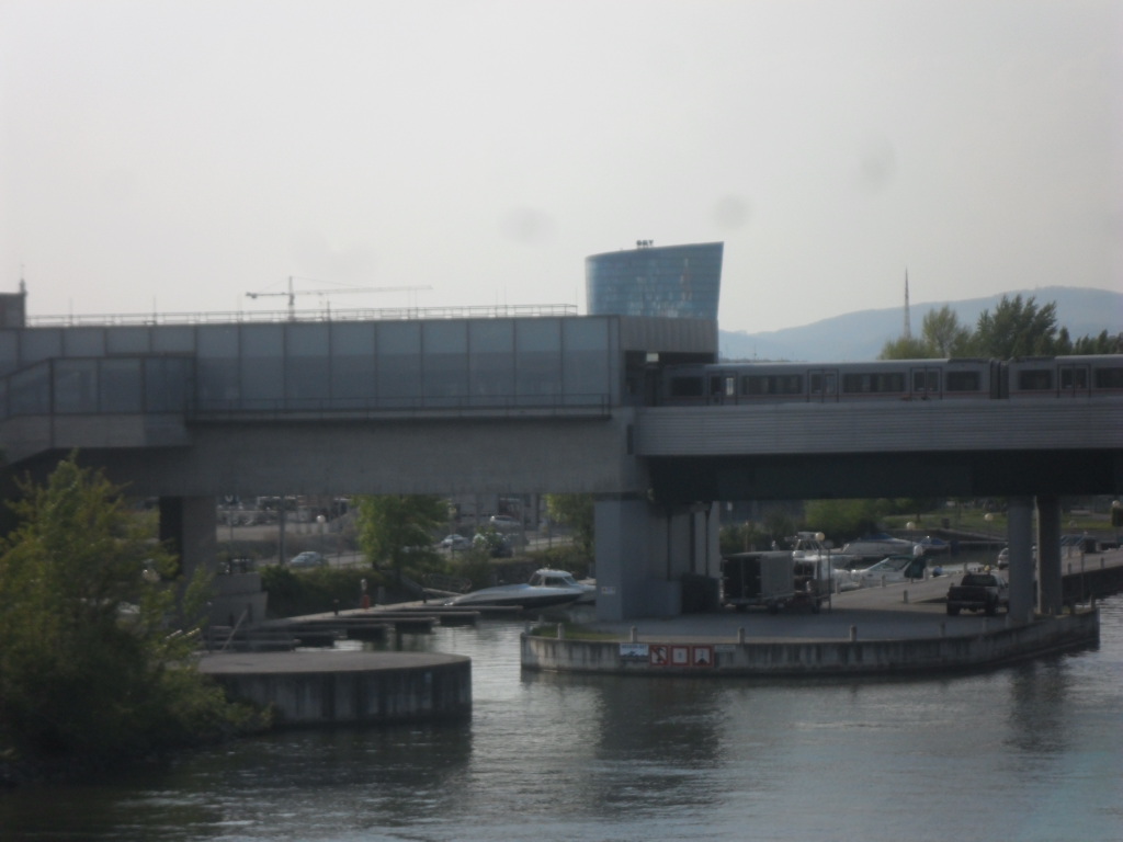 Donaubrücke Wien für die U-Bahnlinie 2