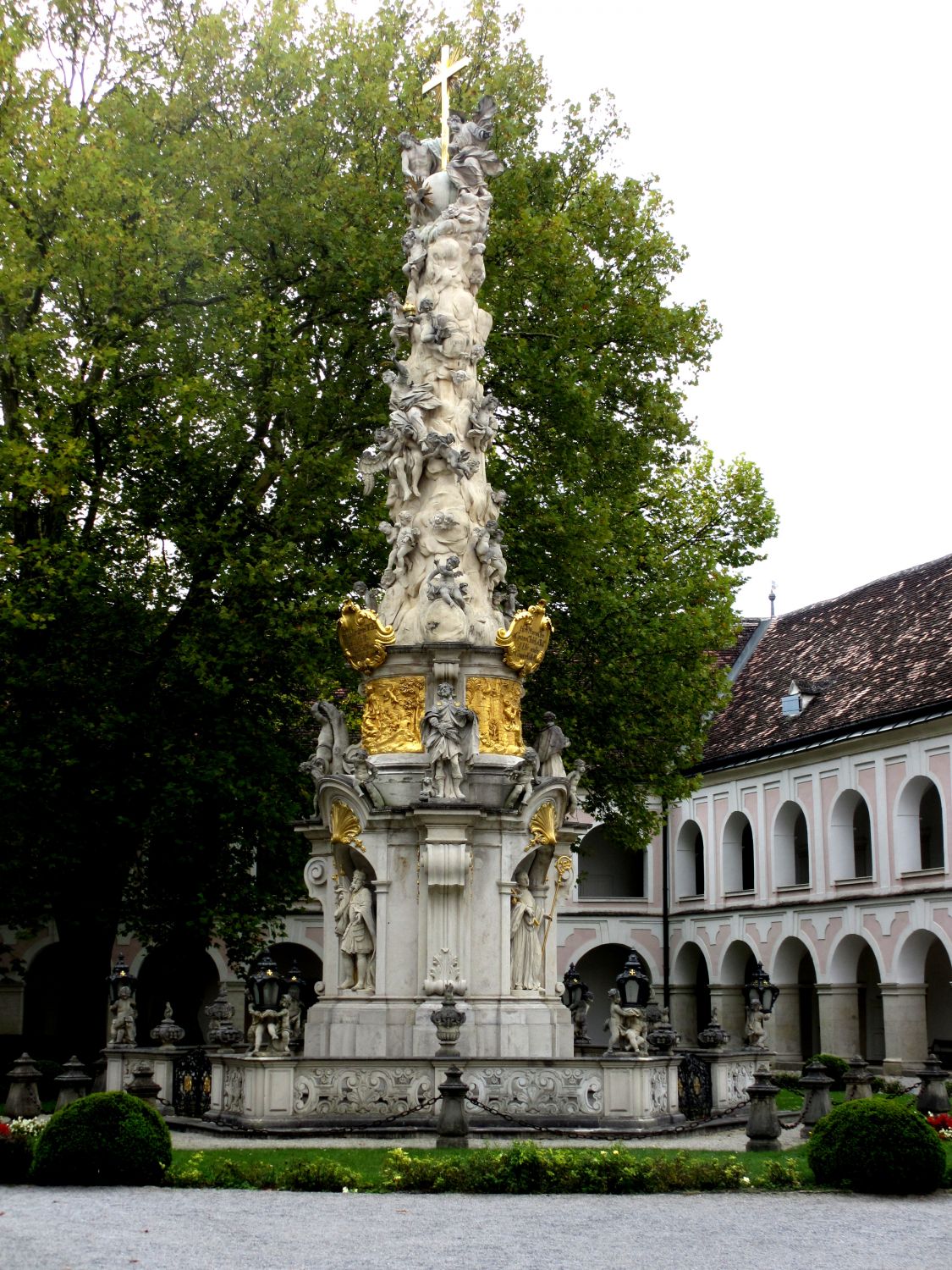 Dreifaltigkeitssäule, Stift Heiligenkreuz