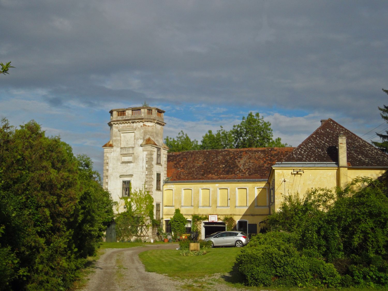 Ehemalige Holzwollefabrik in Unterradlberg bei St.Pölten