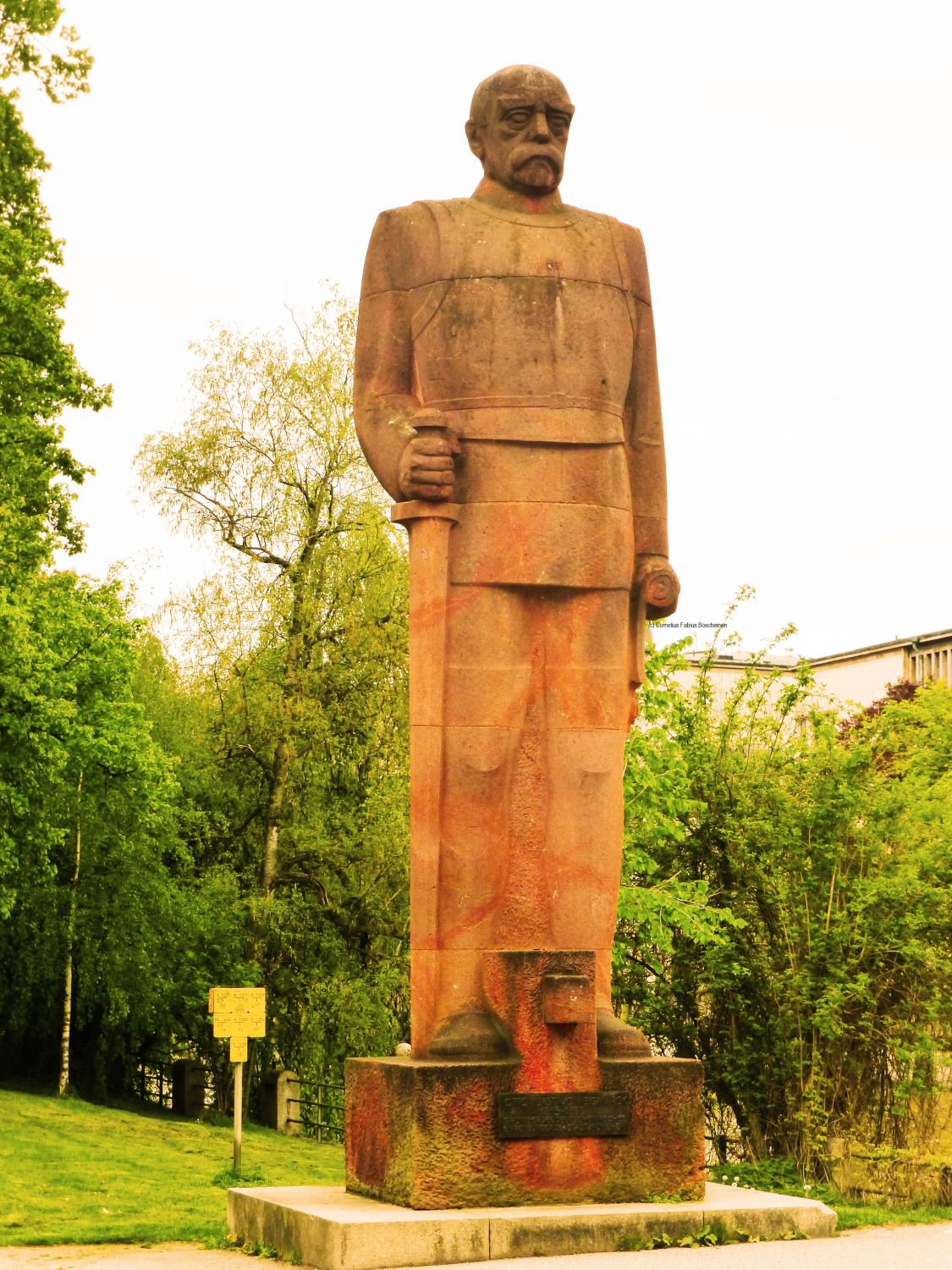 ein steinerner Fürst Otto von Bismarck auch in München.