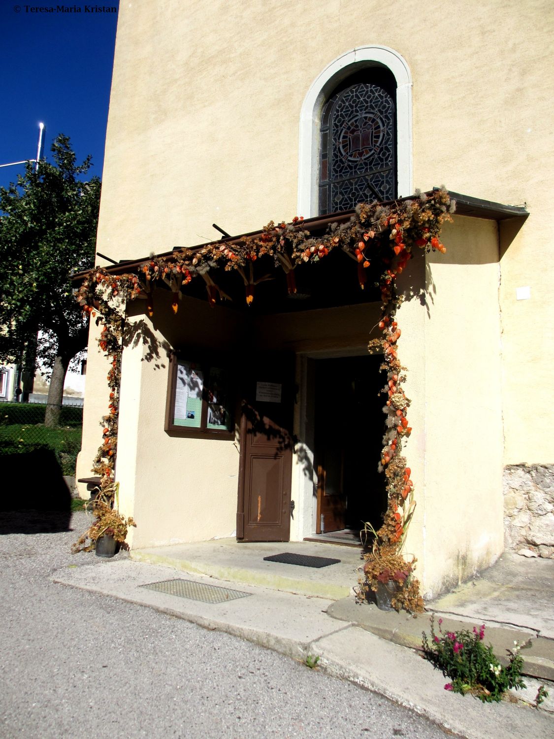 Eingangsportal Wallfahrtskirche Maria Raisenmarkt