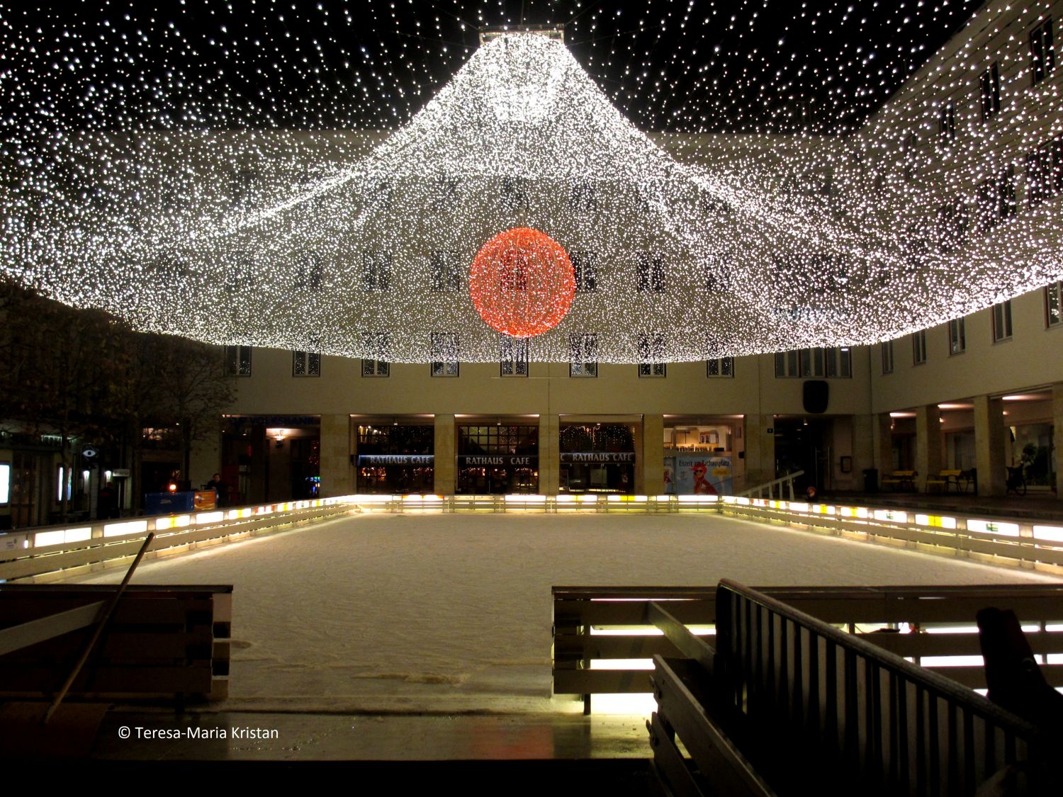 Eislaufplatz vor dem Rathaus in Villach