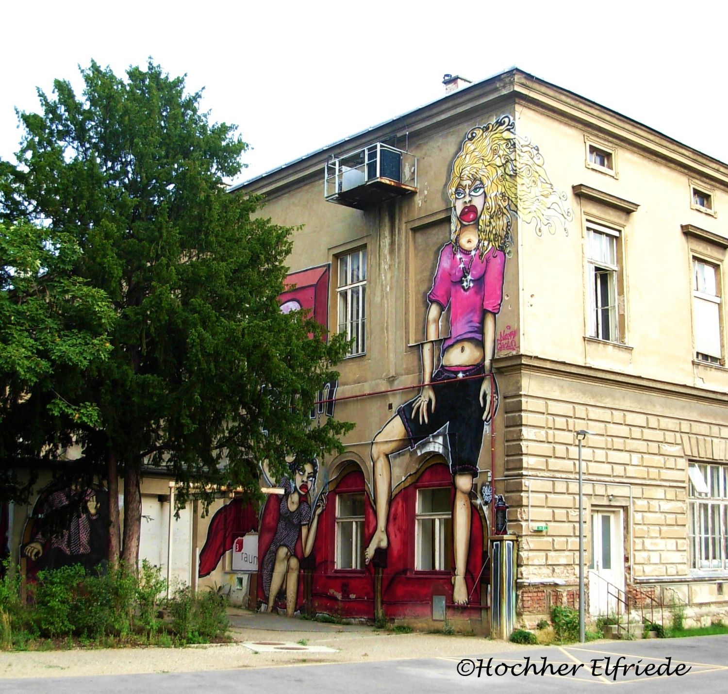 Fassade des 3-Raum-Theaters