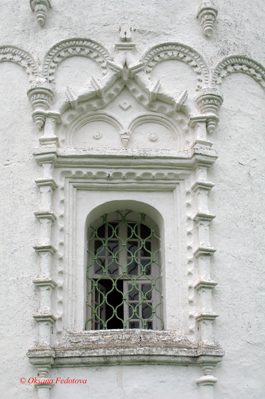 Fenster der Mariä-Verkündigung-Kirche (17.Jh.)