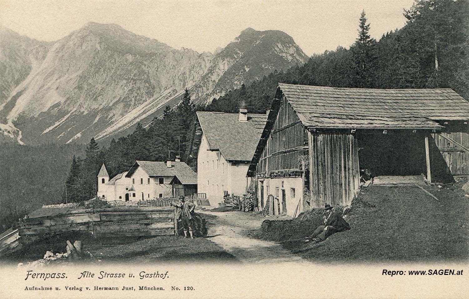 Fernpass. Alte Straße und Gasthof