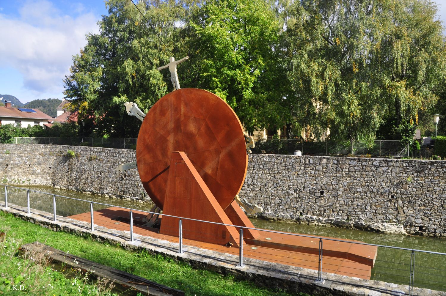 Friesach - Rad der Fortuna im Stadtgraben