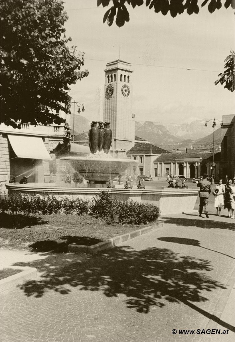 Froschbrunnen, Bahnhof Bozen