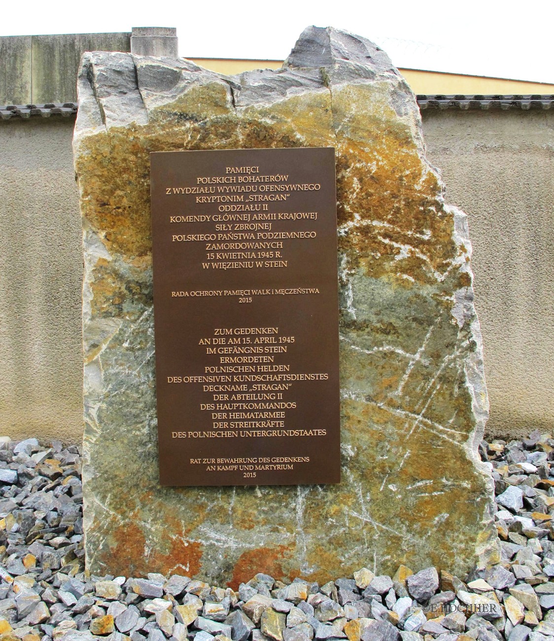 Gedenkstein Ermordete Polen Friedhof Stein