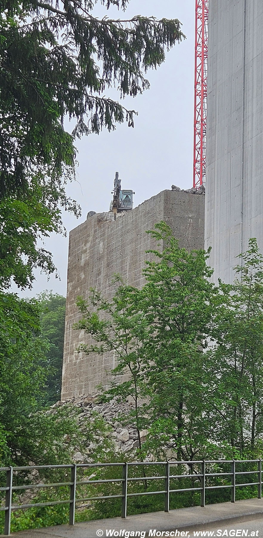 Gefährliche Baustelle: Aurachbrücke