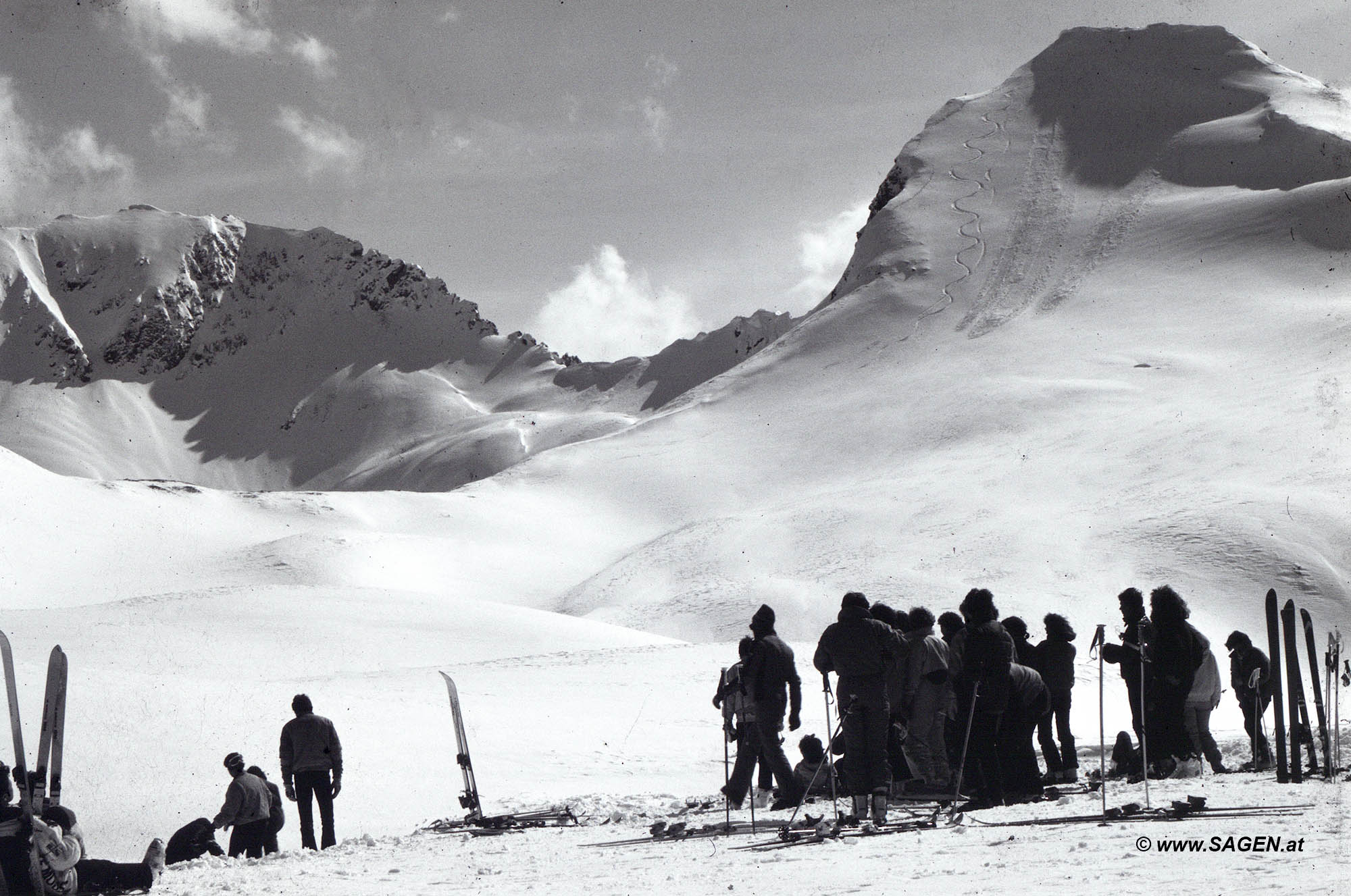 [Gesucht] Schigebiet und Berg.