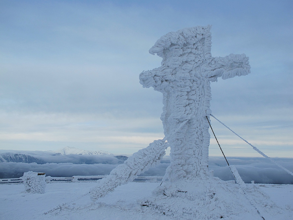 gewaltiger Anraum am Gipfelkreuz des Stuhlecks 1782m