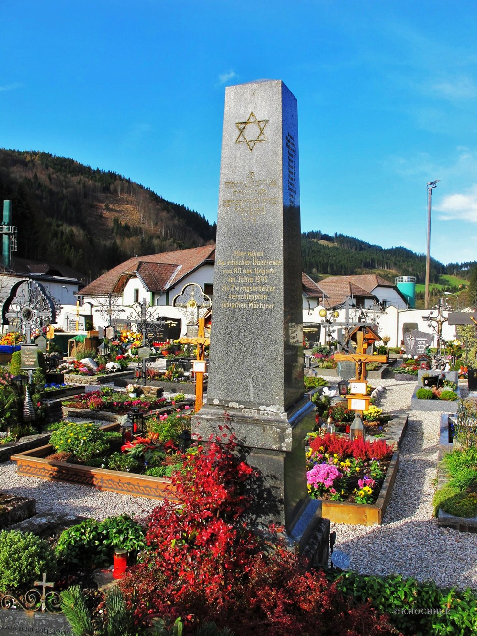 Grab mit Obelisk, Friedhof Göstling an der Ybbs