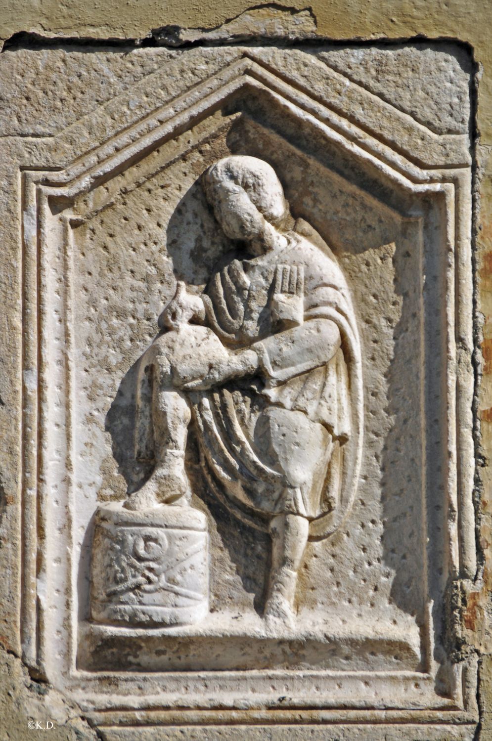 Grabbaurelief am Propsteigebäude in Maria Saal