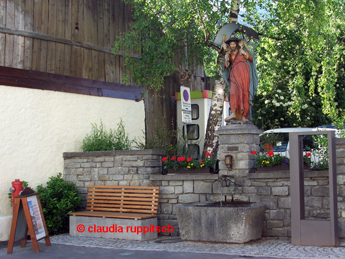 guter-hirte-brunnen in imst