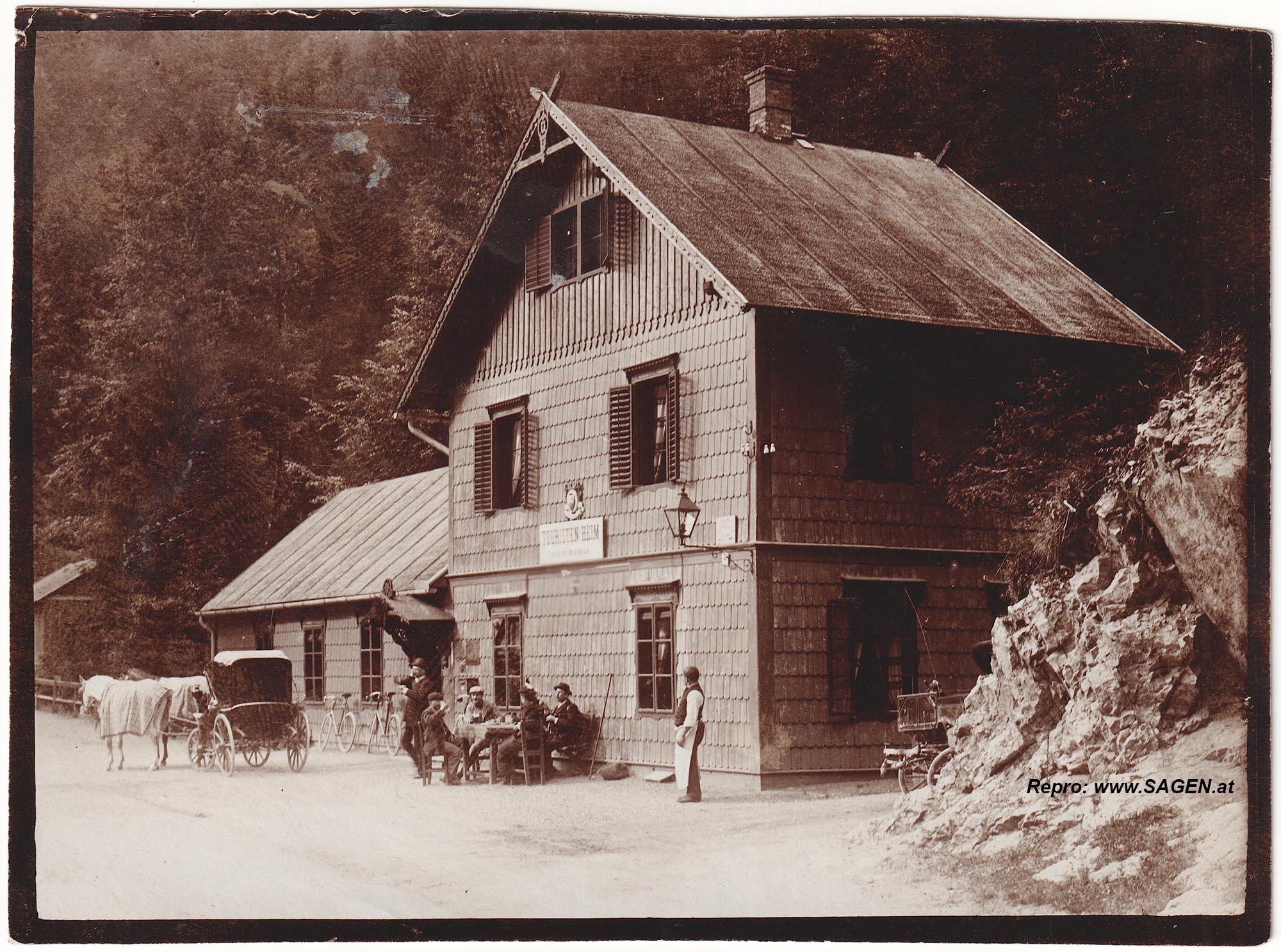 Höllental, Touristenheim im Weichtal