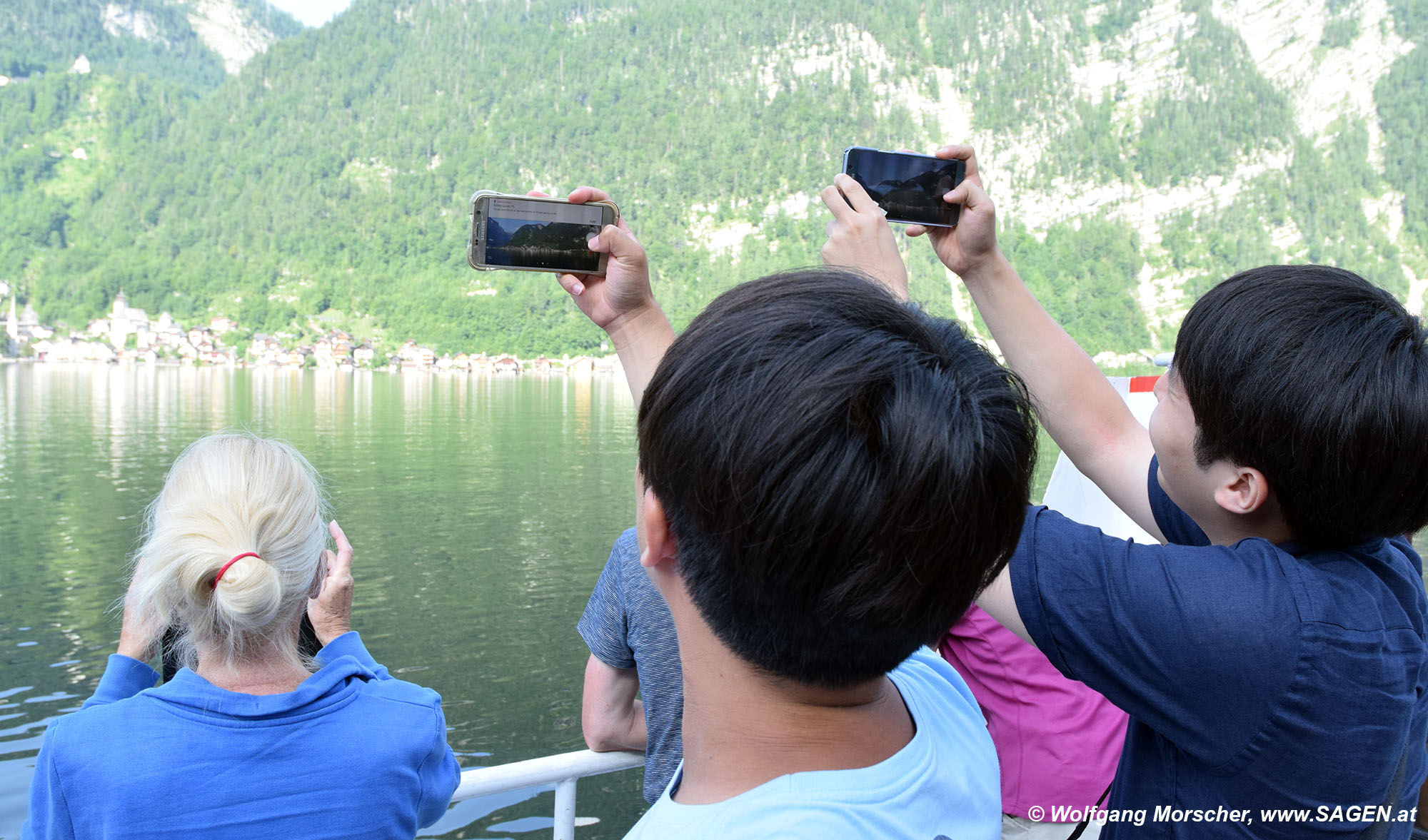 Hallstatt: Ausblick bei der Anreise mit dem Schiff