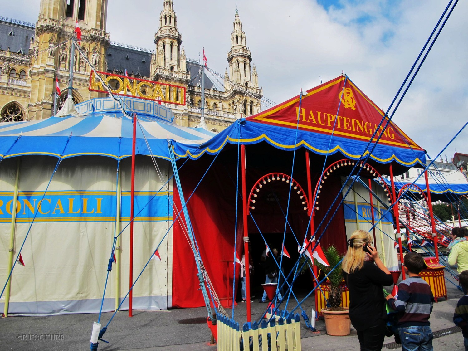 Haupteingang Circus Roncalli