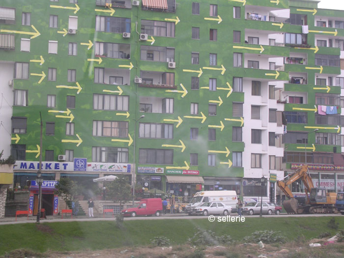 Hausfassade in Tirana