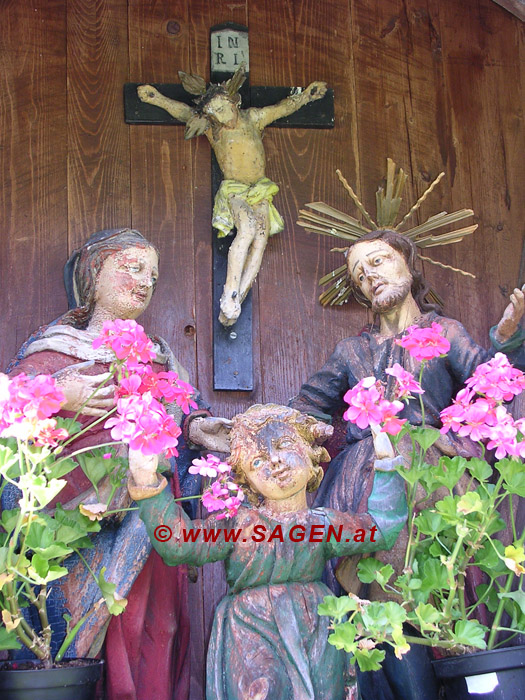 Heilige Familie im Wegkreuz im Zillertal, Tirol