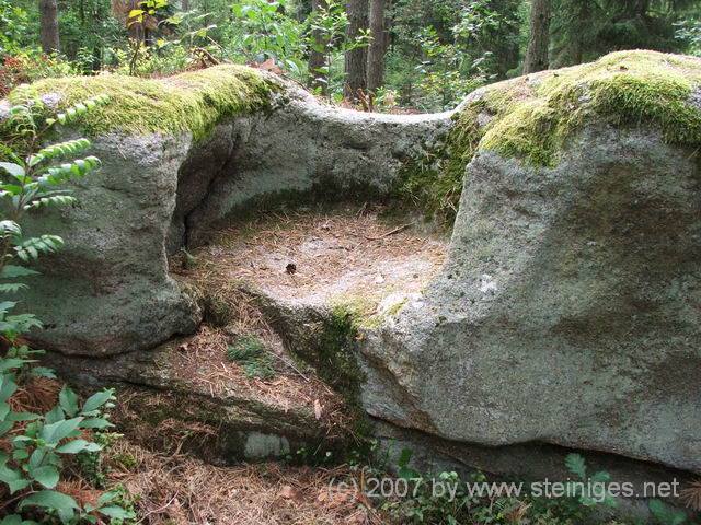 Heinrichs - Sitzstein