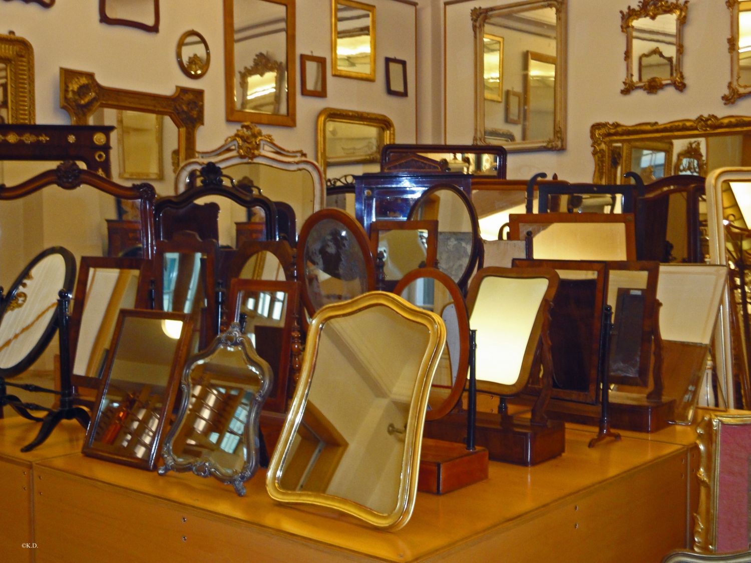 Hofmobiliendepot Wien - Spiegel