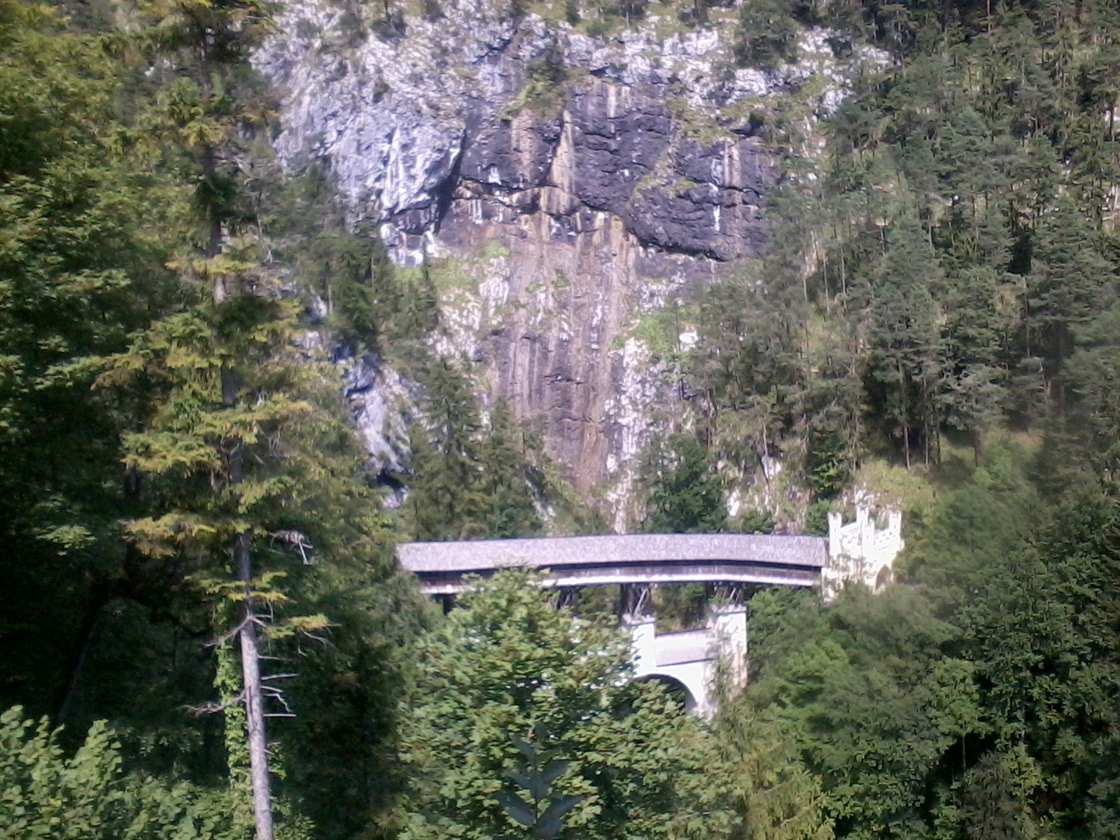 Hohe Brücke