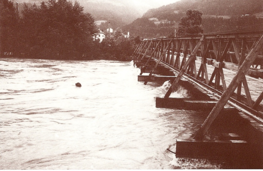 Holzbrücke über die Drau (Foto um 1940/41)