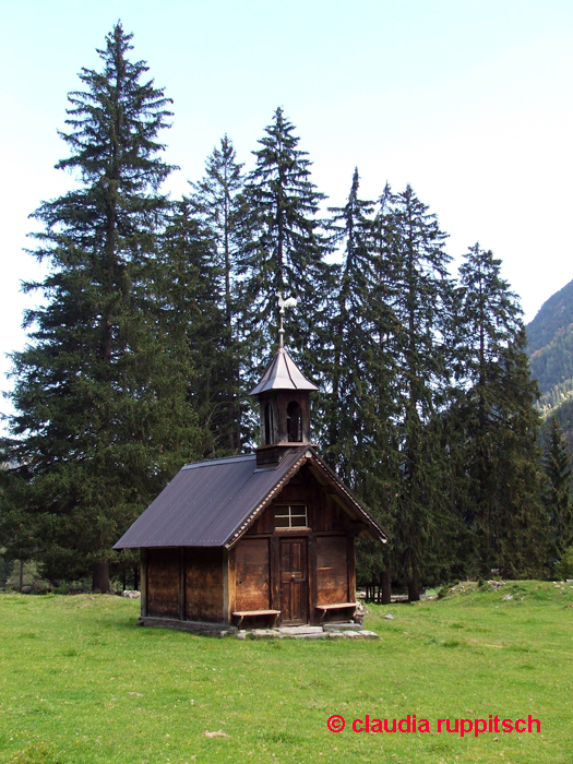 holzkapelle in falbeson, stubaital