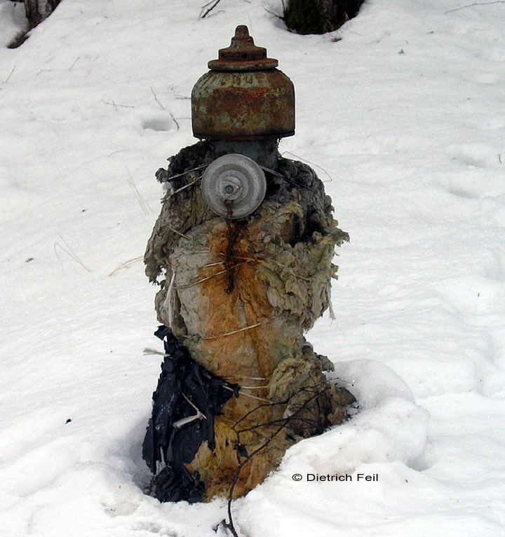 Hydrant im Wintergewand...