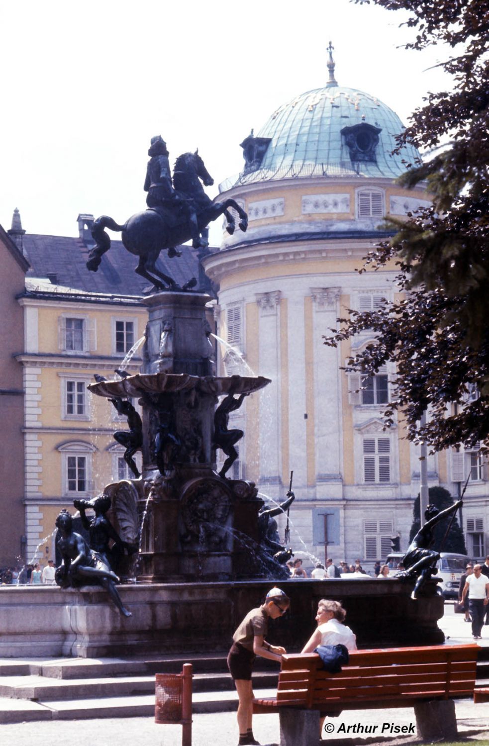 Innsbruck Leopoldsbrunnen im Jahr 1965