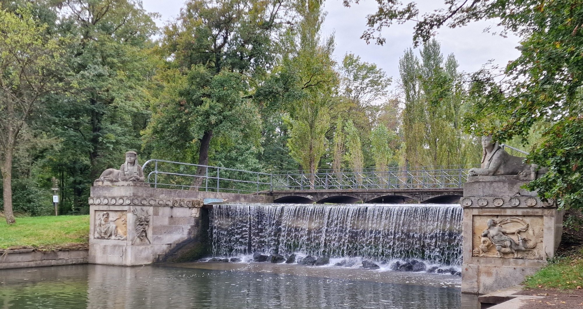 Kaskadenbrücke Schlosspark Laxenburg