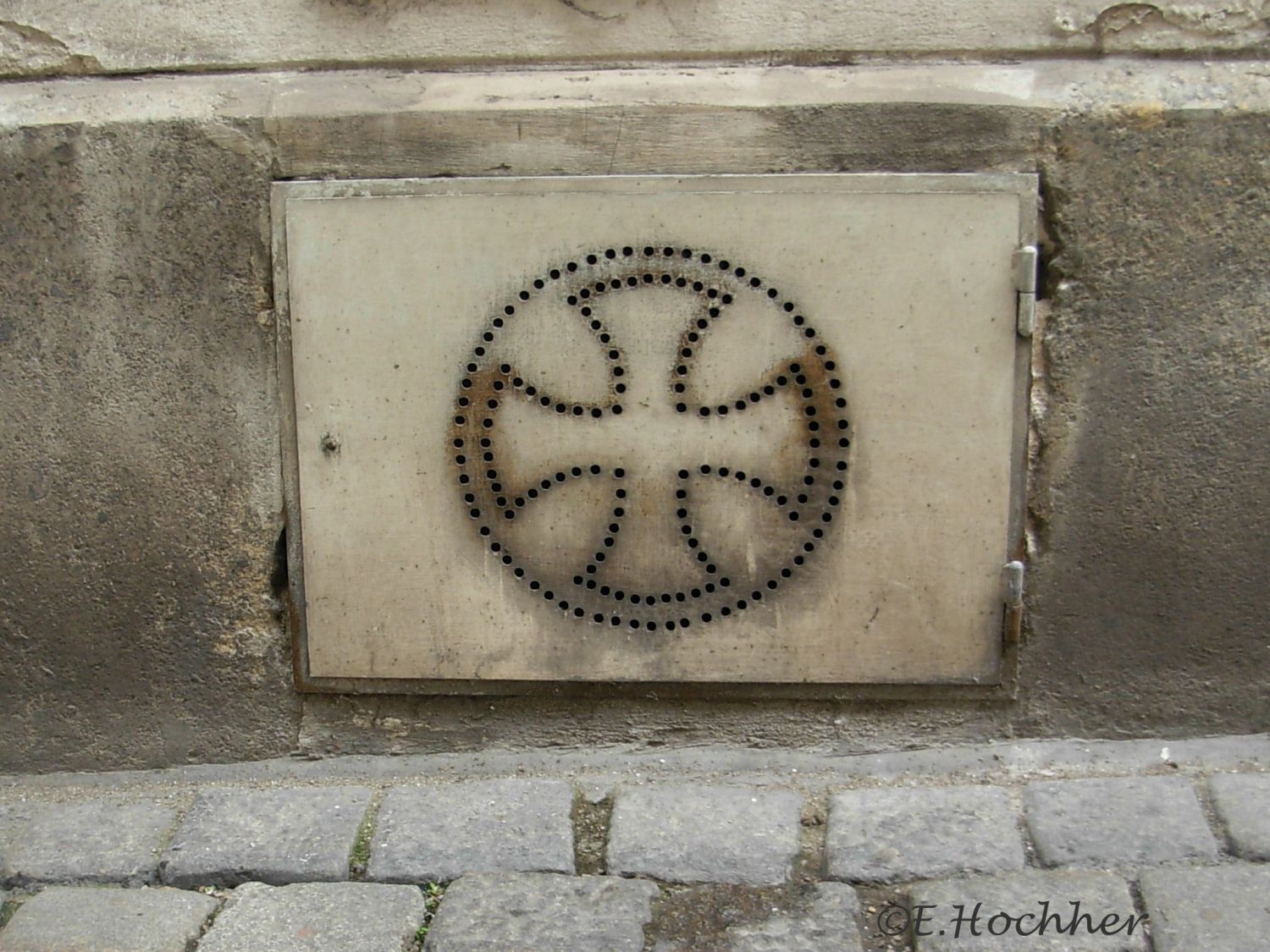 Kellerfenster Deutschordenshaus in der Blutgasse, Wien