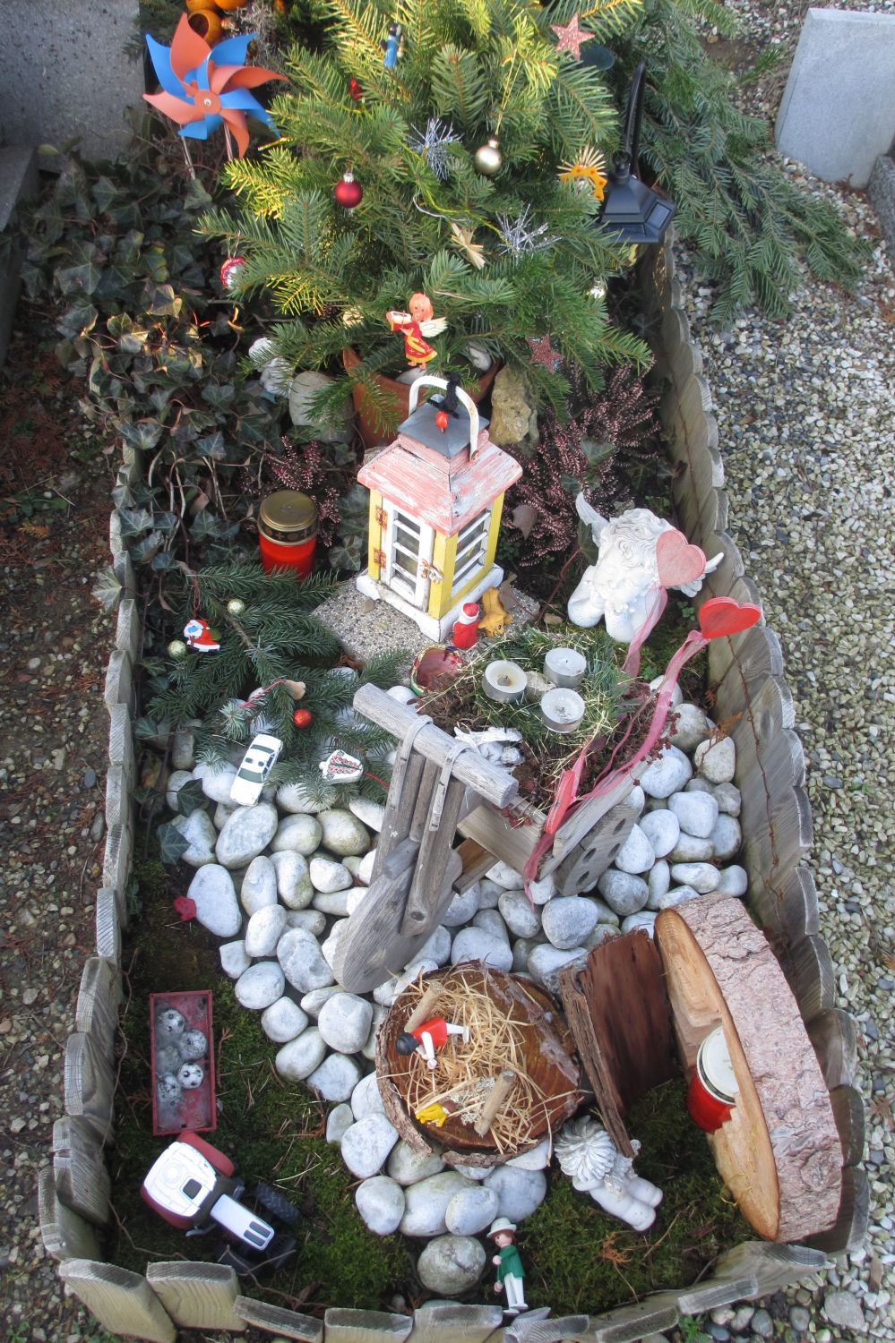 Kindergrab, Am Friedhof St. Veit