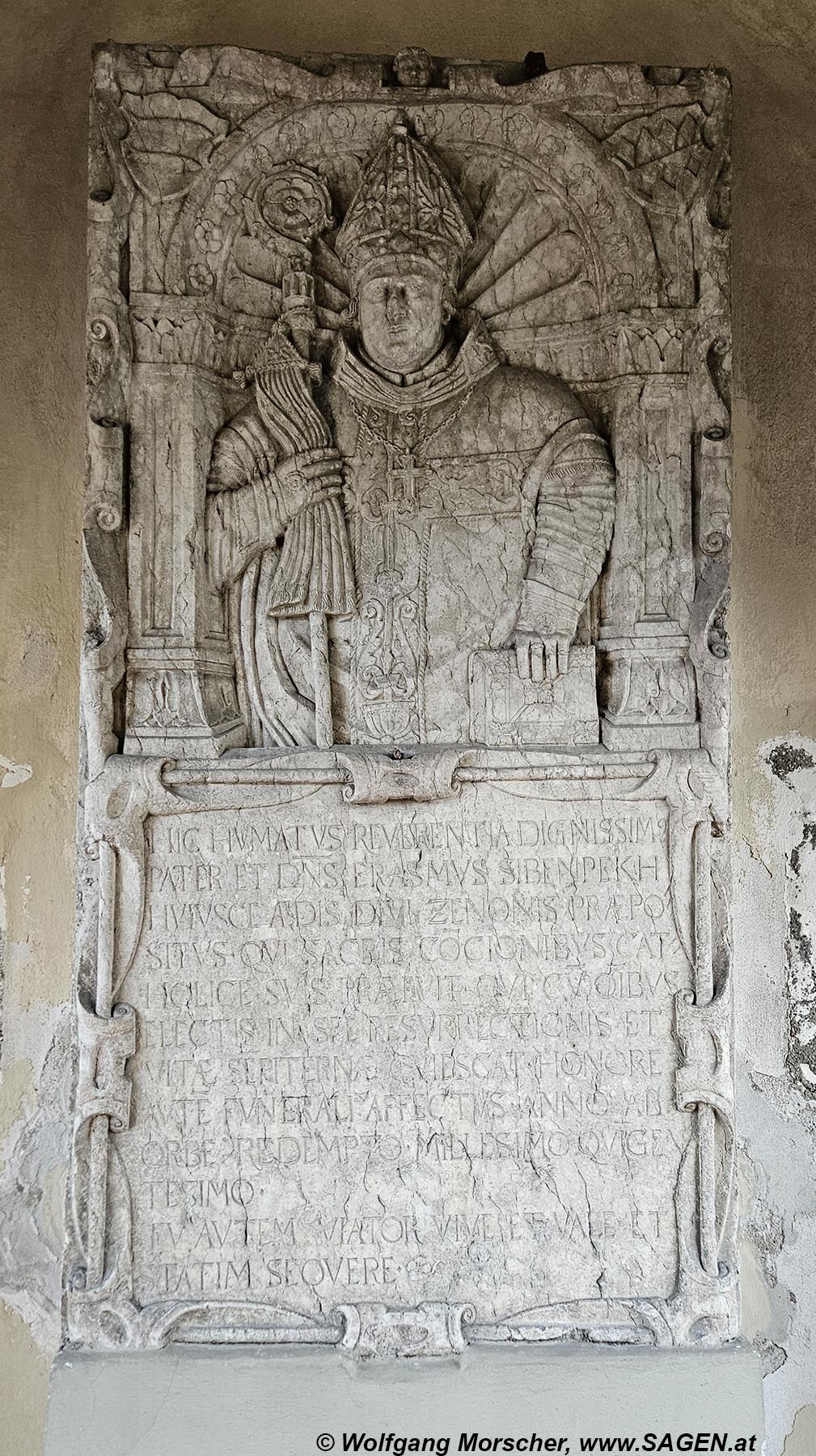 Kirchdorf in Tirol, Pfarrkirche, Grabstein Erasmus Sibenpekh