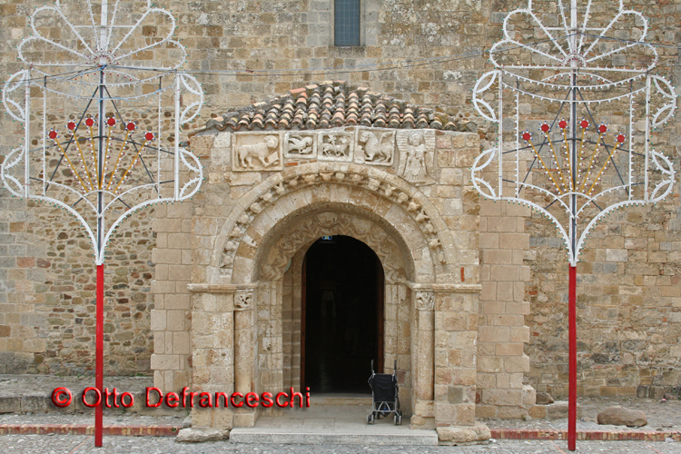 Kirche von Santa Maria d'Anglona (Matera/Basilicata/Italien).